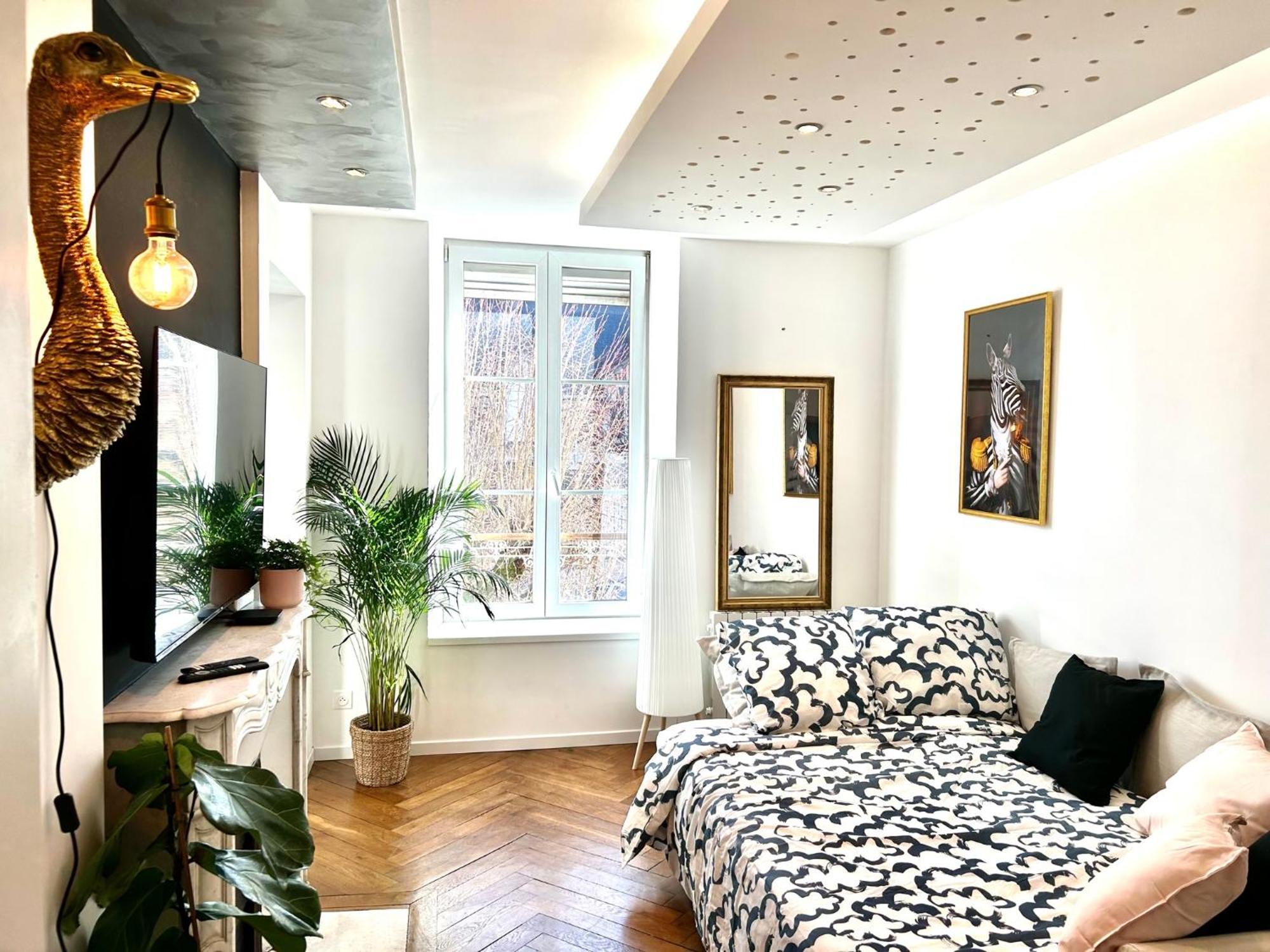Avenue Apartment